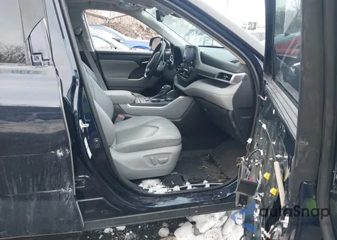 2020 Toyota Highlander Xle z USA, uszkodzony, nr VIN 5TDHZRBH2LS048620